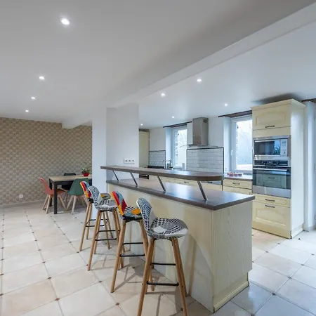 Дом отдыха De Luxe Avec Piscine Privee 14 Pers Клеси