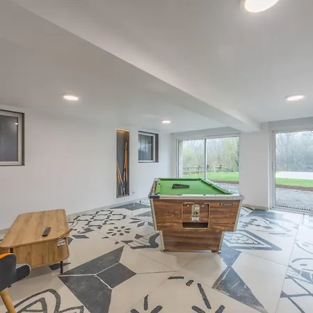 Дом отдыха De Luxe Avec Piscine Privee 14 Pers