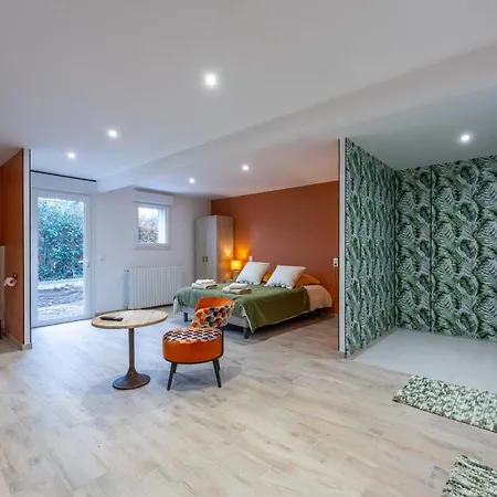 Дом отдыха De Luxe Avec Piscine Privee 14 Pers *