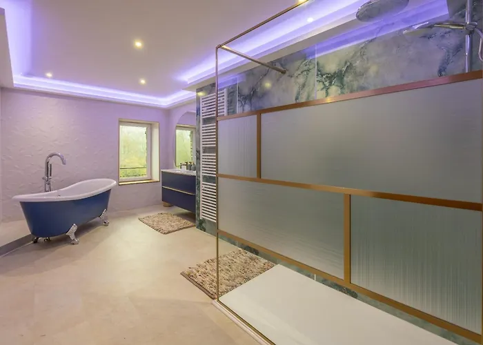 De Luxe Avec Piscine Privee 14 Pers Clécy