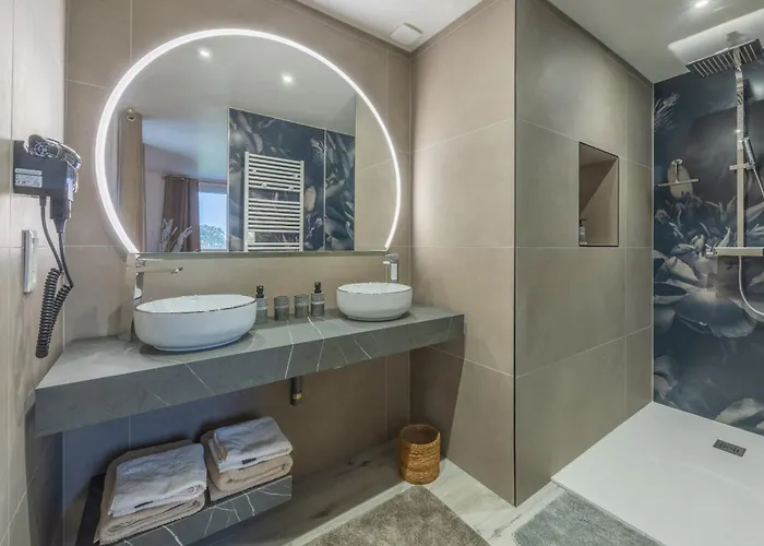 De Luxe Avec Piscine Privee 14 Pers Ferienhaus Clécy